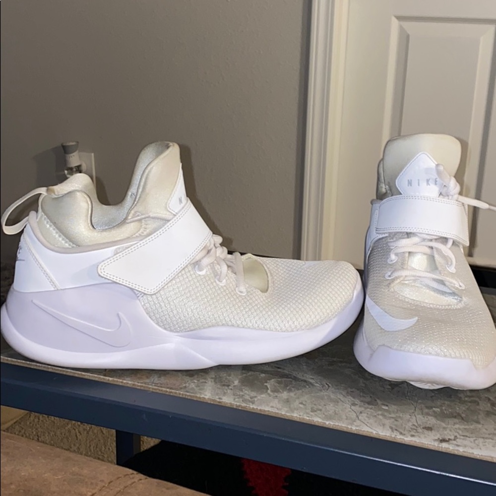 White Nike shoes